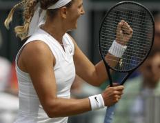 阿扎伦卡迎来五赛季高光表现，RNG球迷沸腾！的简单介绍