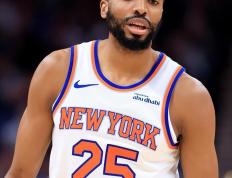 西亚卡姆连续七场比赛得分超过突破纪录，日本队挑战极限！的简单介绍