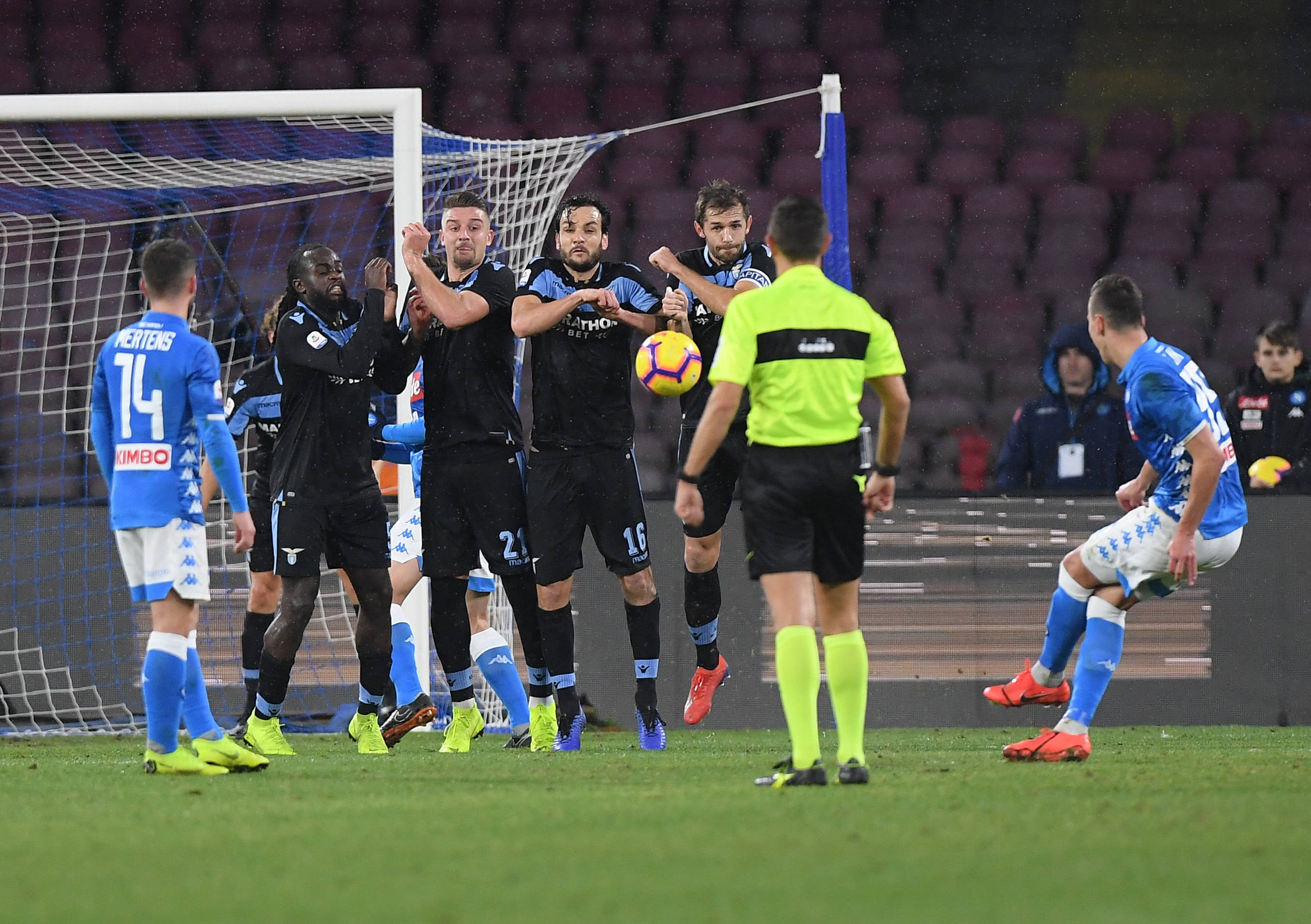 包含里程碑夜！华盛顿奇才门线救险；意甲今夜刷纪录；质疑声仍在；赛季目标并未改变的词条